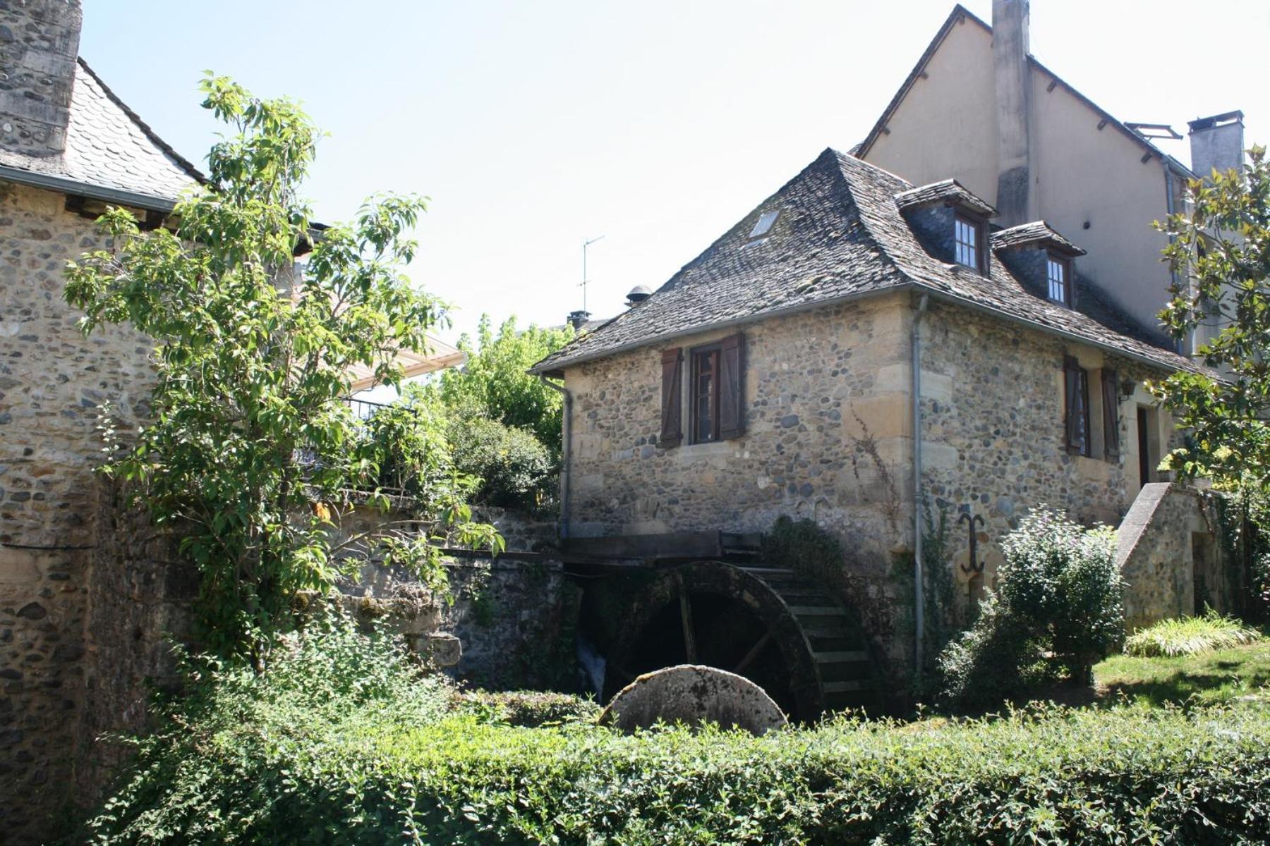 Jolie Maison Deux Et Canapé-lit #au Cœur Du Village# *